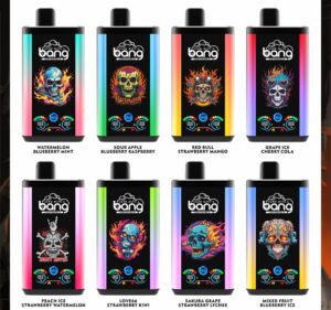 Dispositivi di svapo Bang con design colorati a tema teschio con gusti come Anguria Menta Mirtillo, Mela Acida Lampone Mirtillo, Red Bull Mango Fragola, Uva Ghiaccio Cola Ciliegia, Pesca Ghiaccio Anguria Fragola, LOVE66 Kiwi Fragola, Sakura Uva Fragola Litchi e Frutti Misti Ghiaccio Mirtillo.